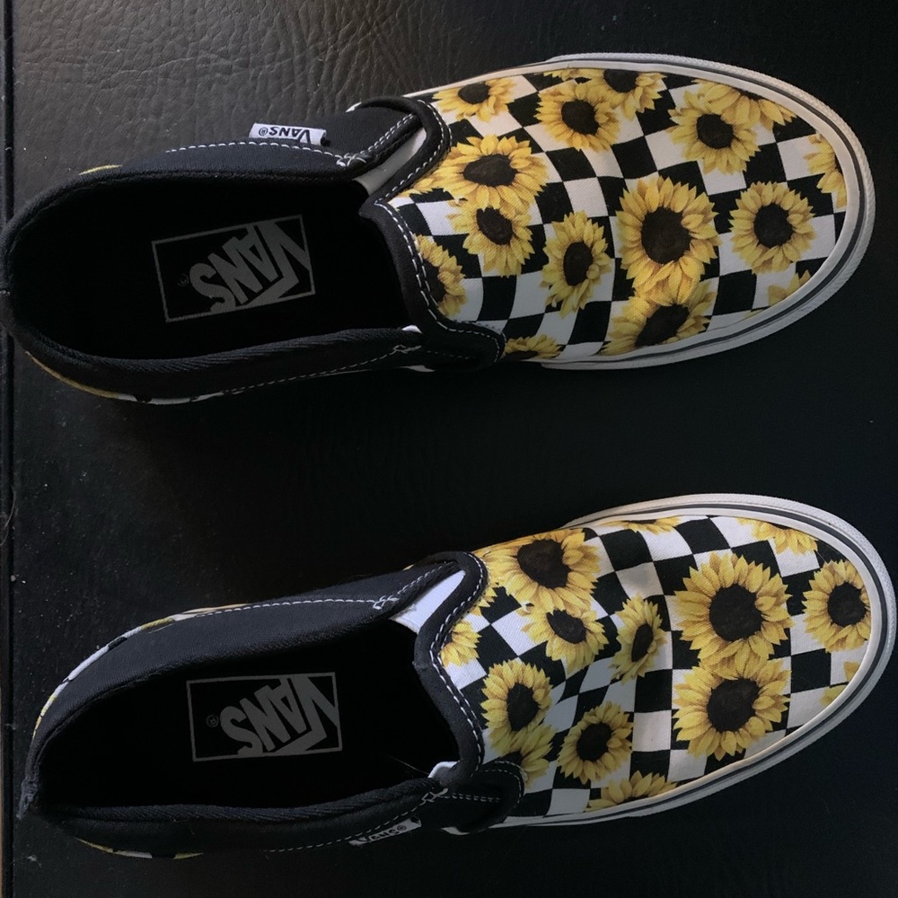 Size 7 womens slip on vans
